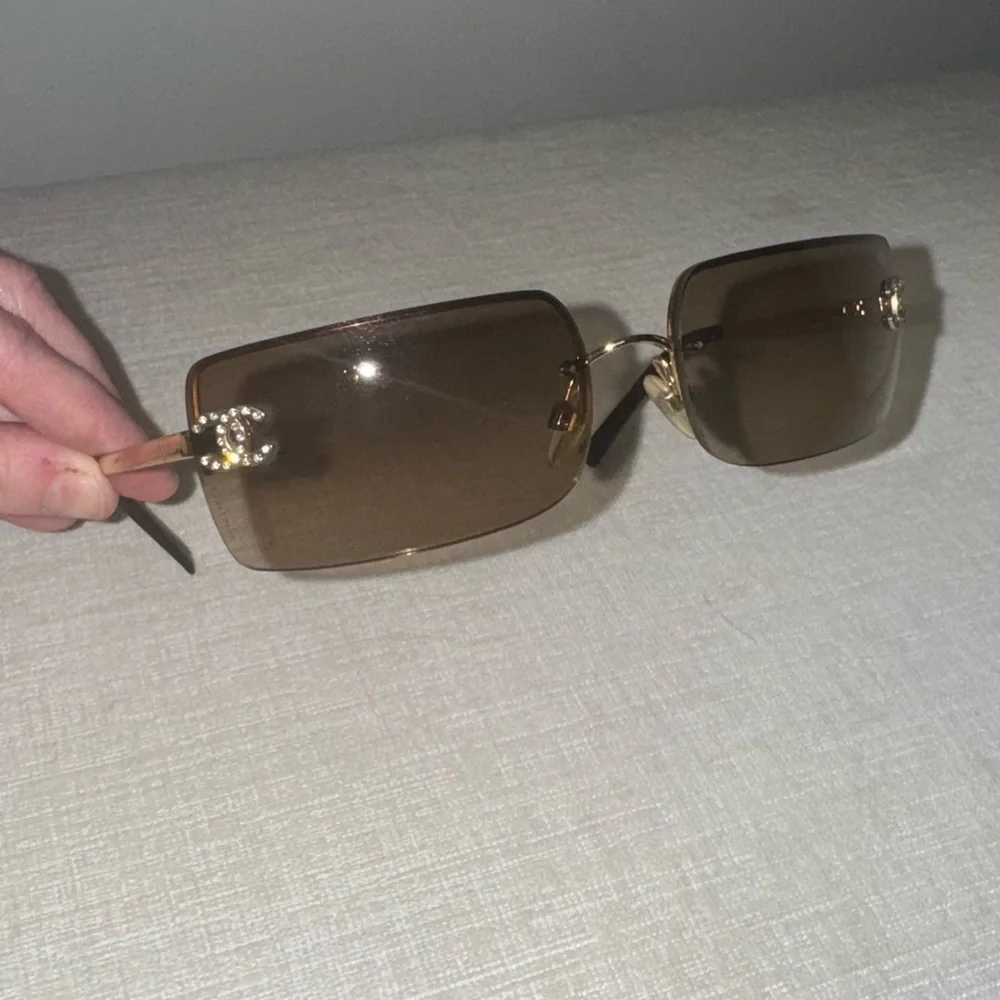 CHANEL Vintage crystal CC Gradient Brown Sunglasses - Picture 5 of 10